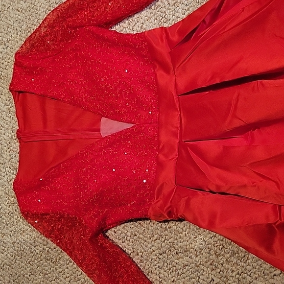 Red holiday dress size M NWOT #181 - Picture 2 of 2